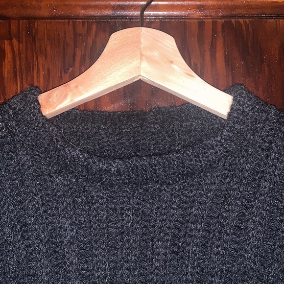 HANDMADE crocheted sweater with slight crop - Picture 2 of 2
